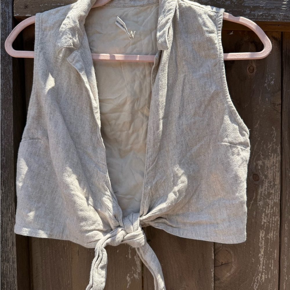 Abercrombie&Fitch Sleeveless Linen Tie-Front Top
